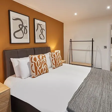 Host & - Uggleby House Ferienhaus