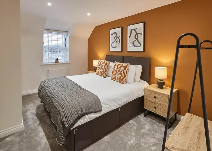 Host & - Uggleby House *