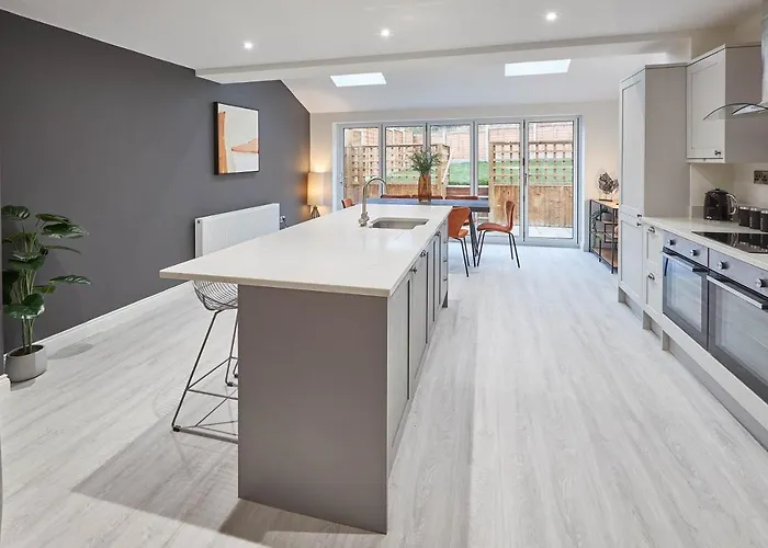 Host & - Uggleby House * Sleights