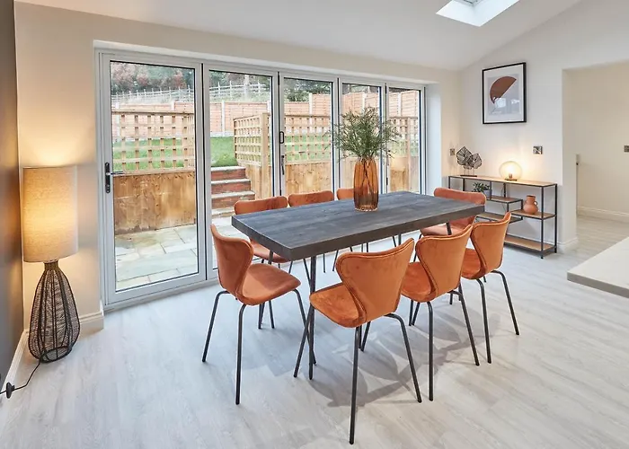 בית נופש Host & - Uggleby House